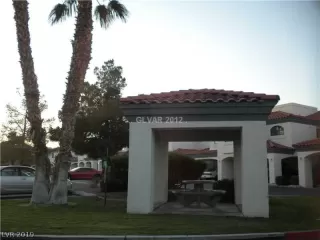 Photo #5: 2072754 Listing