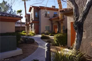 Photo #4: 2072783 Listing