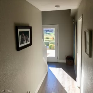 Photo #5: 2072806 Listing