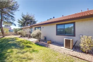 Photo #4: 2072829 Listing