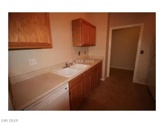 Photo #5: 2072915 Listing 