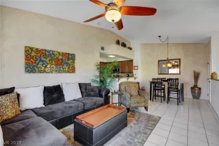 Photo #5: 2072927 Listing
