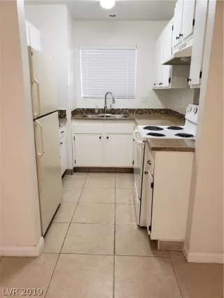 Photo #4: 2072935 Listing