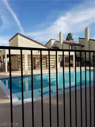 Photo #3: 2072938 Listing 
