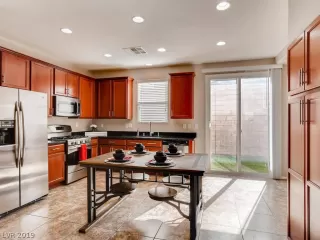 Photo #5: 2072972 Listing 