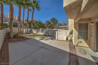 Photo #2: 2073066 Listing 