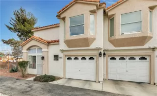 Photo #2: 2073106 Listing 