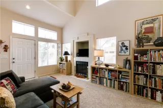 Photo #5: 2073106 Listing 