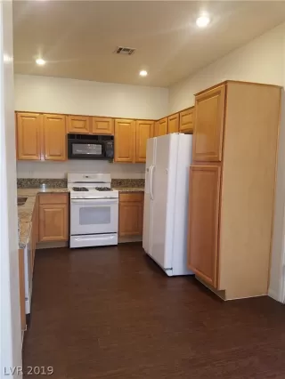 Photo #4: 2073184 Listing 