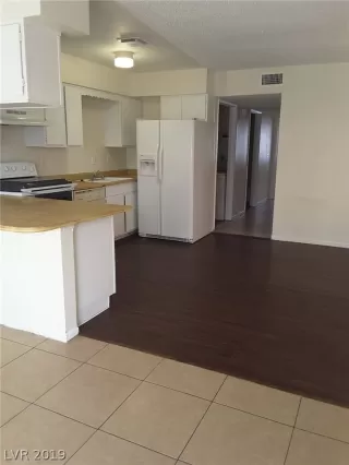 Photo #5: 2073200 Listing 