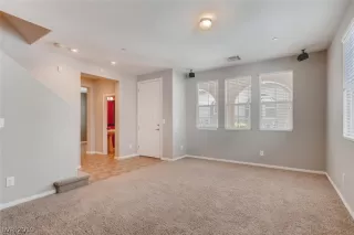 Photo #5: 2073302 Listing