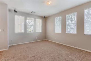 Photo #6: 2073302 Listing