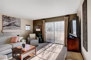 Photo #6: 2073330 Listing