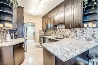 Photo #1: 2073344 Listing 