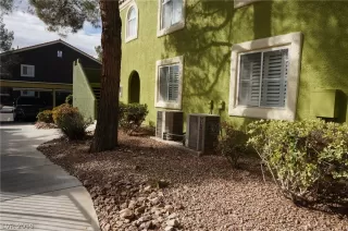 Photo #4: 2073347 Listing