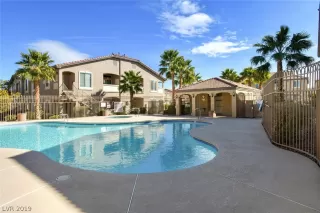 Photo #4: 2073349 Listing