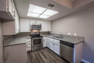 Photo #1: 2073363 Listing 