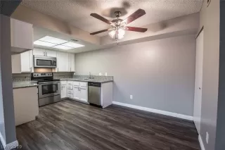 Photo #4: 2073363 Listing 