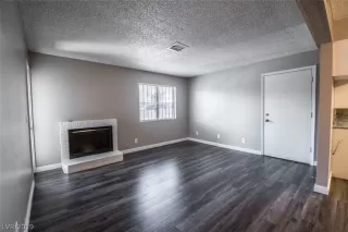 Photo #5: 2073363 Listing 