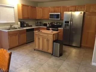 Photo #5: 2073383 Listing