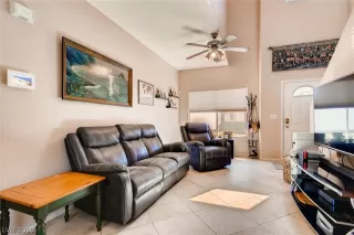 Photo #2: 2073385 Listing