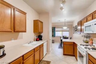 Photo #3: 2073385 Listing