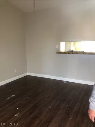 Photo #3: 2073430 Listing 