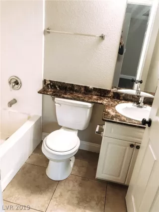 Photo #4: 2073430 Listing 