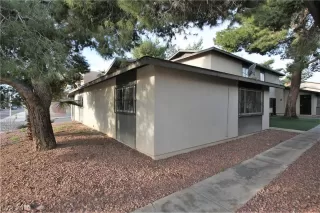 Photo #1: 2073453 Listing