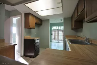 Photo #5: 2073453 Listing