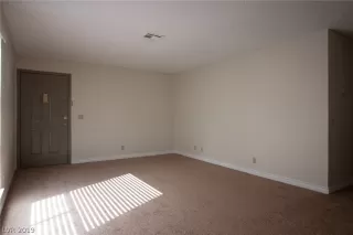 Photo #4: 2073491 Listing