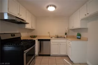 Photo #5: 2073491 Listing