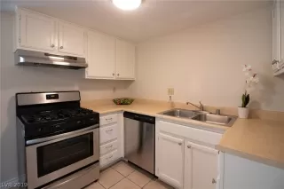 Photo #6: 2073491 Listing