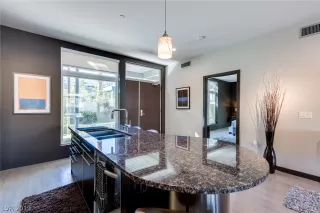 Photo #6: 2073505 Listing