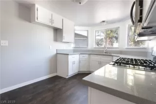 Photo #3: 2073512 Listing 