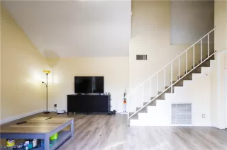 Photo #2: 2073538 Listing