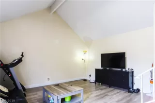 Photo #3: 2073538 Listing