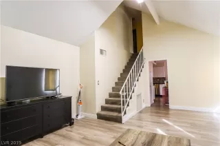 Photo #5: 2073538 Listing