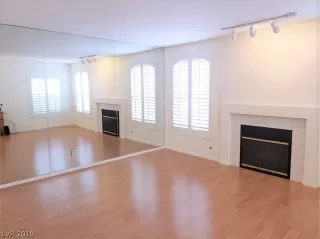 Photo #1: 2073539 Listing