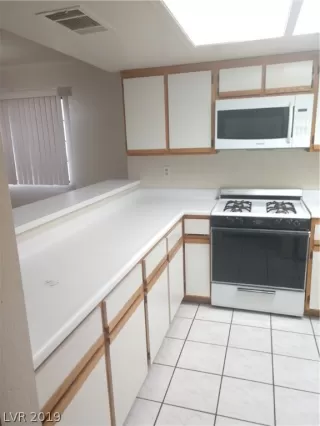 Photo #4: 2073615 Listing