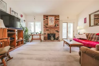 Photo #6: 2073669 Listing