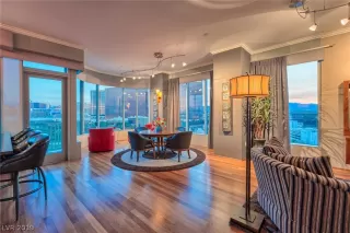 Photo #4: 2073676 Listing