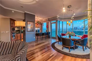 Photo #5: 2073676 Listing