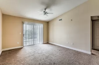 Photo #5: 2073751 Listing