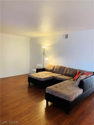 Photo #2: 2073765 Listing