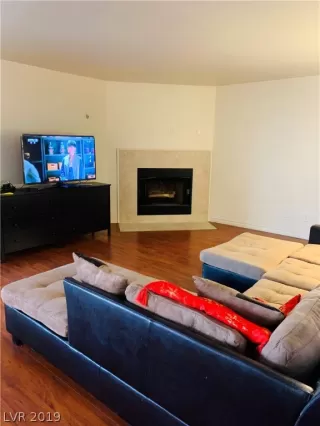 Photo #3: 2073765 Listing