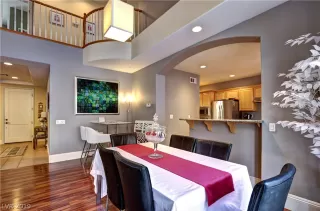 Photo #5: 2073772 Listing 