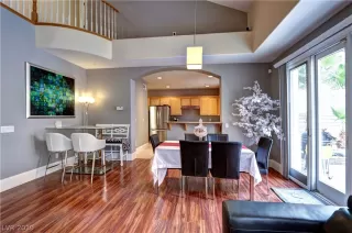 Photo #6: 2073772 Listing 