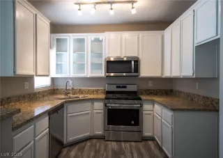 Photo #3: 2073810 Listing