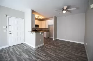 Photo #4: 2073810 Listing